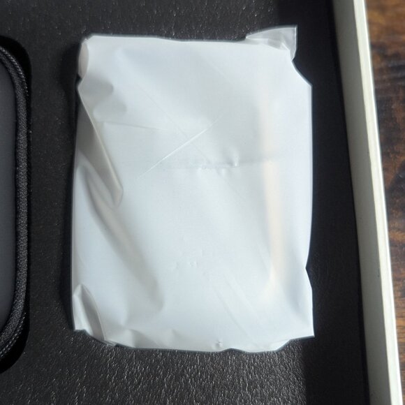 Compact Mini Electric Foil Travel Razor with LED Display, IPX7 Waterproof, USB-C - Picture 3 of 6